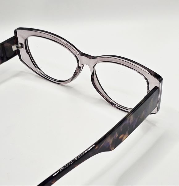 Breezy (Reader) - Picture 4 of 5